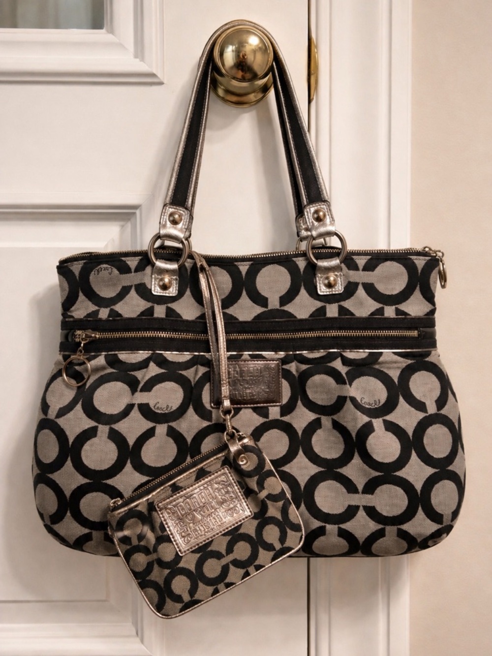 Coach Poppy Signature Tote & Matching Wristlet Pouch Set EUC